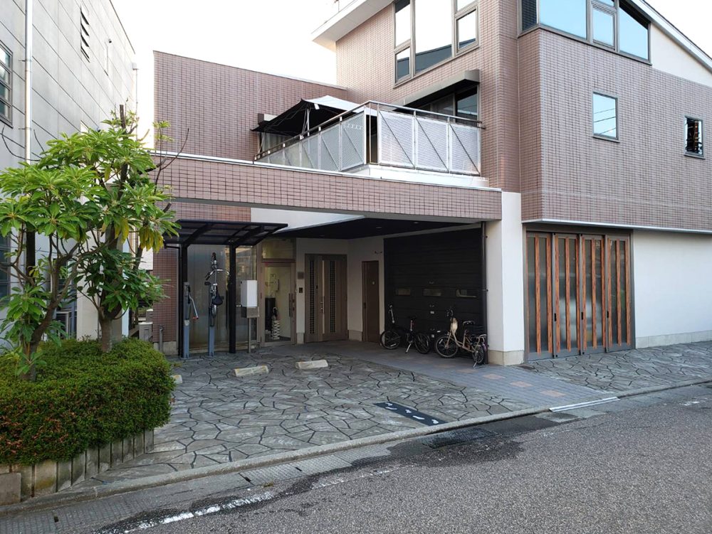 石川県 奥村建装株式会社