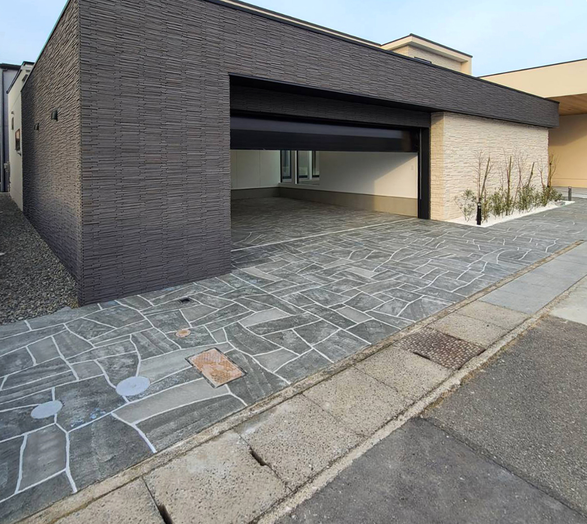 石川県 奥村建装株式会社