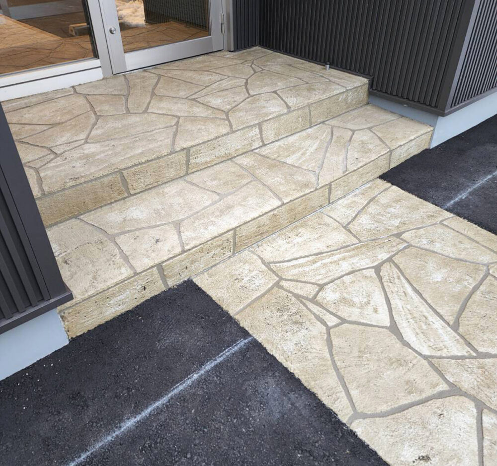 石川県 奥村建装株式会社